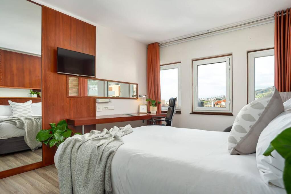 Central Modern City Escape Apartment! 开普敦 外观 照片