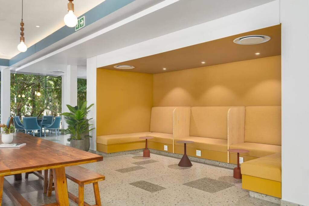 Central Modern City Escape Apartment! 开普敦 外观 照片