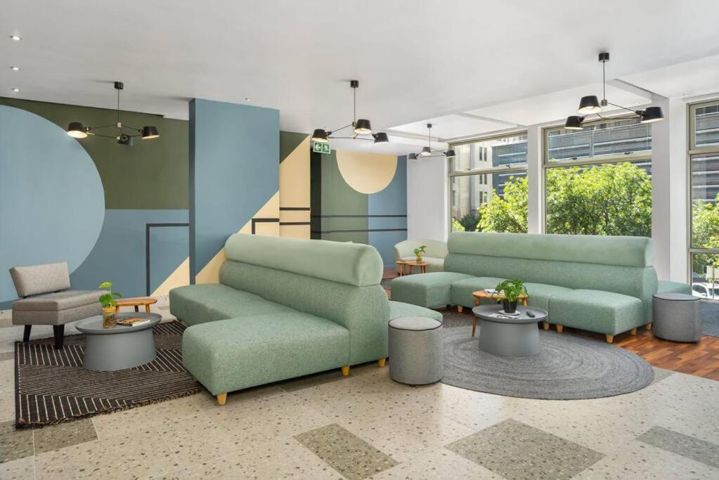 Central Modern City Escape Apartment! 开普敦 外观 照片